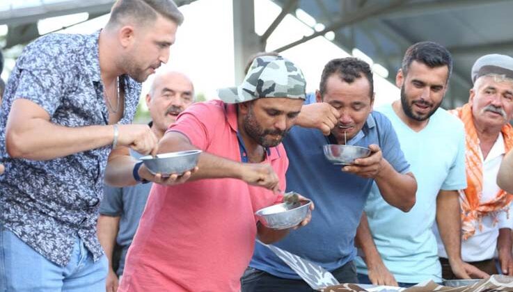 1,5 kilo balı 33 saniyede yedi, birinciliği kimseye kaptırmadı