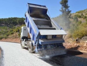 Kaş Sinneli grup yolu asfaltlanıyor