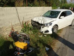 Manavgat’ta motosiklet ile otomobil çarpıştı: 4 yaralı