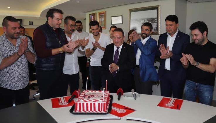 Antalyaspor’dan, Başkan Böcek’e doğum günü kutlaması