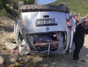 Antalya’da trafik kazası: 3 yaralı