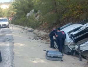 Antalya’da trafik kazası; 2 yaralı