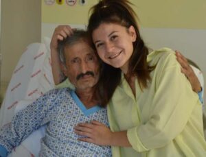 Torunundan alınan karaciğer nakledilen 71 yaşındaki dede, gözyaşlarını tutamadı