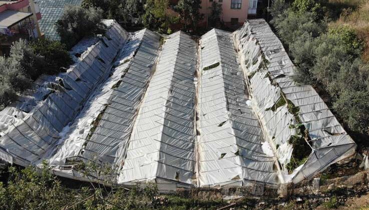 Alanya’da dolu yağışı seralarda hasara yol açtı