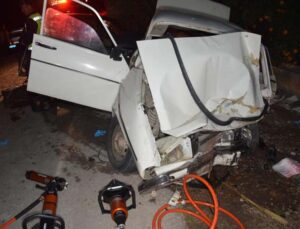 Antalya’da cip ile otomobil çarpıştı: 2 ölü, 3 yaralı