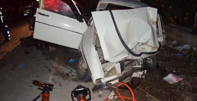 Antalya’da cip ile otomobil çarpıştı: 2 ölü, 3 yaralı