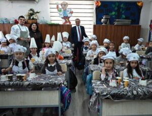 Başkan Topaloğlu minik aşçıların ‘pasta’ heyecanına ortak oldu