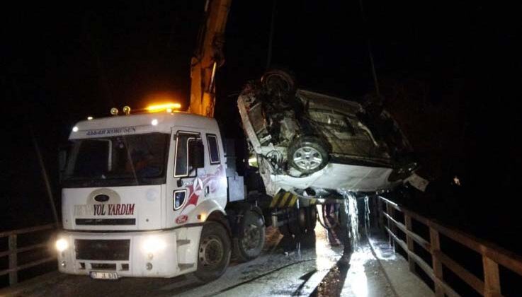 Çaya uçan araçtan cansız bedeni çıkan sürücünün, 2,5 ay önce yaralamalı kazaya karıştığı ortaya çıktı