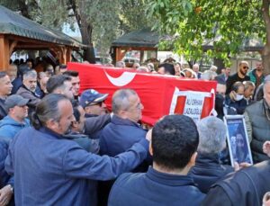 Duayen gazeteci Ali Orhan, son yolculuğuna gözyaşlarıyla uğurlandı
