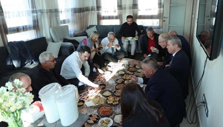 Bakan Kurum, Manavgat’ta afetzedelerin evine konuk oldu