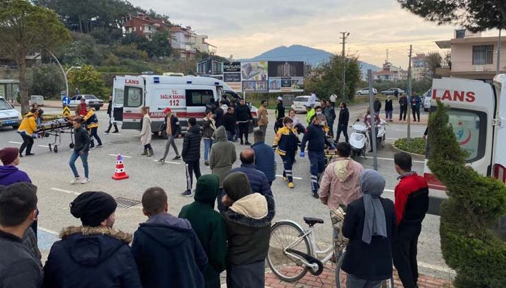 Gazipaşa’da 2 motosiklet çarpıştı: 1’i ağır 4 yaralı