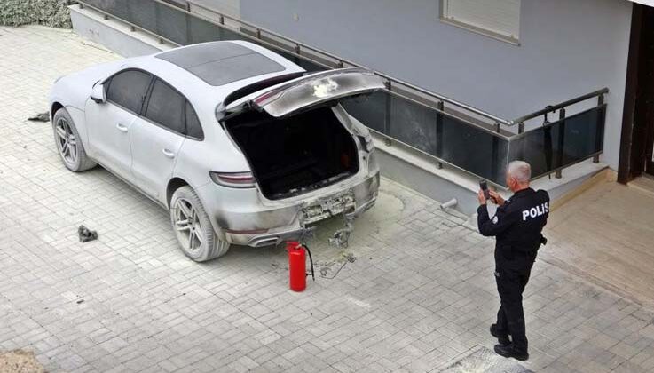 Rus kadının satılığa koyduğu milyonluk lüks otomobili kundaklandı