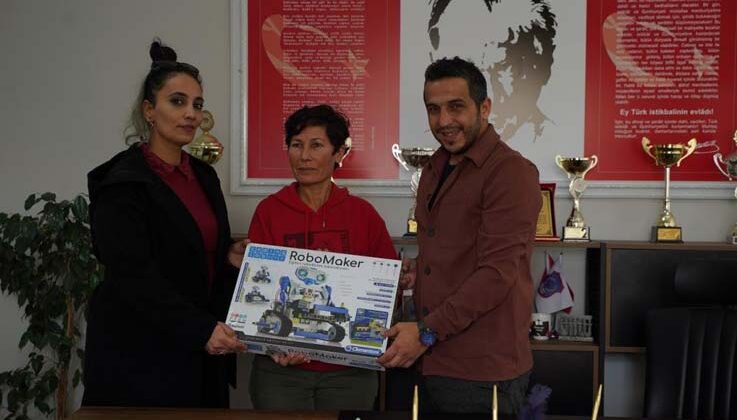 Muratpaşa’da atık pilde dereceye giren okullara ödül