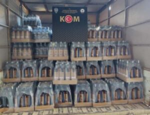 2 bin 544 şişe sahte içki ile 400 kilo gümrük kaçağı tütün ele geçirildi