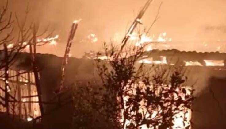 Antalya’da gecekondu yangını: 2 ölü