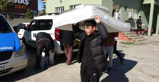 Türkiye’nin yangında seferber olduğu Manavgat, depremzedeler için tek yürek