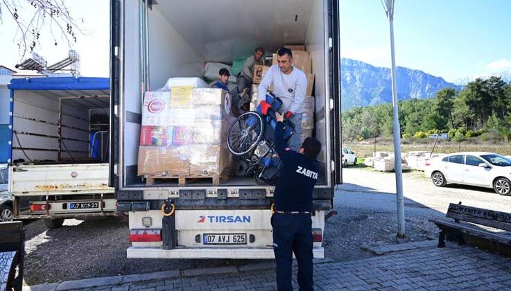 Kemer’den iki yardım tırı daha yola çıktı