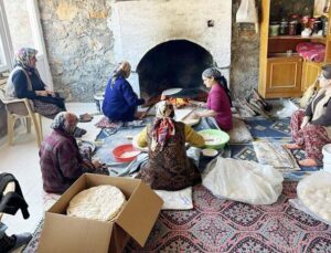 Gazipaşalı ev hanımları bazlama ve yufka ekmekleri deprem bölgesine gönderiyor