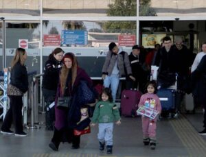 Antalya depremzedeleri ağırlamaya devam ediyor