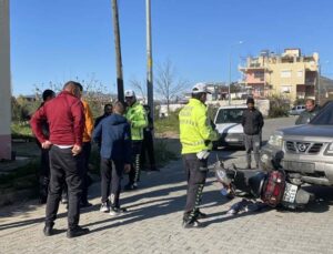 Gazipaşa’da motosikletle otomobil çarpıştı: 1 yaralı
