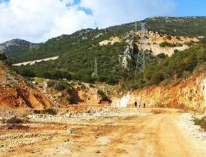 Kaş Bayındır yolunda genişletme çalışması