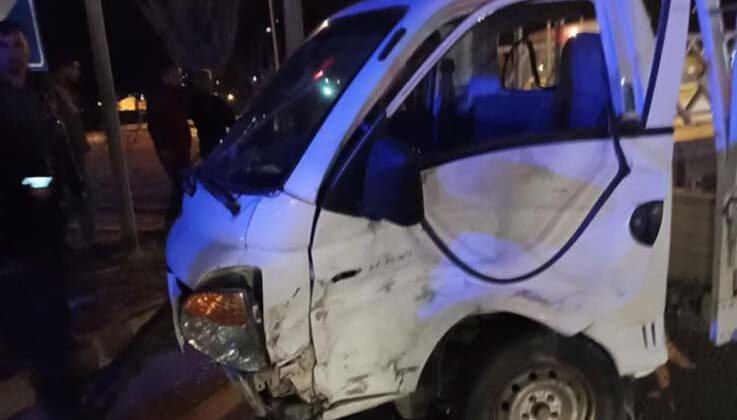 Gazipaşa’da otomobille kamyonet çarpıştı: 4 yaralı