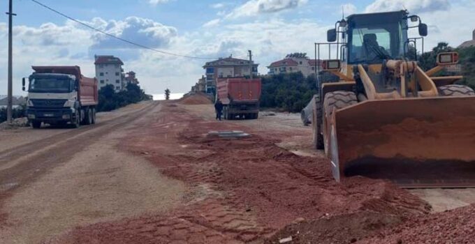 Alanya Belediyesi alt yapı çalışmalarını sürdürüyor