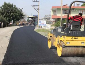 Serik’te sıcak asfalt çalışması