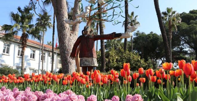 Alanya lale, sümbül ve nergislerle renklendi