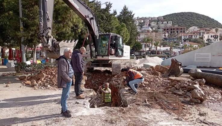 Kaş yat limanı kanalizasyon sorunu çözüldü