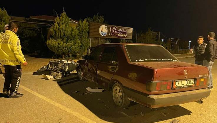 Otomobille motosiklet çarpıştı: 1 yaralı