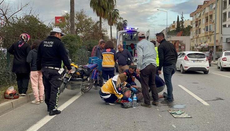 Otomobille çarpışan motosiklet sürücüsü yaralandı