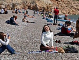 Doğuda kar Antalya’da bahar