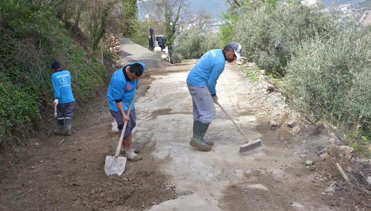 Alanya’da şarampol betonlama çalışması devam ediyor