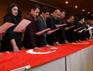 Manavgat Belediyesi’nde 30 yeni memur yemin ederek görevine başladı