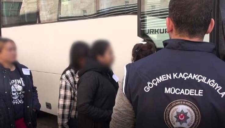 Antalya’da hamamda kaçak çalışanlara polis baskını