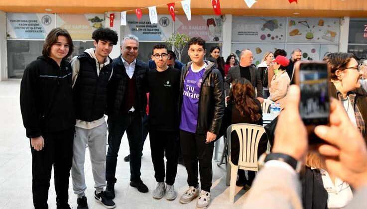 Başkan Uysal, ‘Bir elimiz deprem bölgesinde’