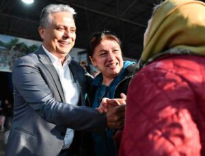 Başkan Uysal, Güzeloba’daki iftarda vatandaşlarla bir araya geldi