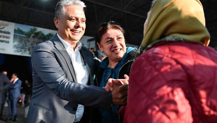 Başkan Uysal, Güzeloba’daki iftarda vatandaşlarla bir araya geldi