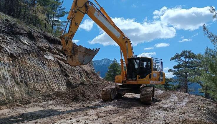 Büyükşehirden, Akseki ve Gündoğmuş yollarına yaz çalışması