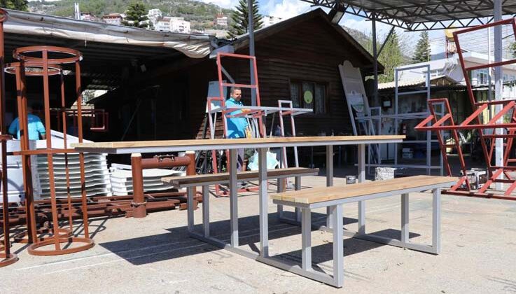 Alanya Belediyesi’nden, park ve mesire alanlarına engelli bireyler için özel piknik masası