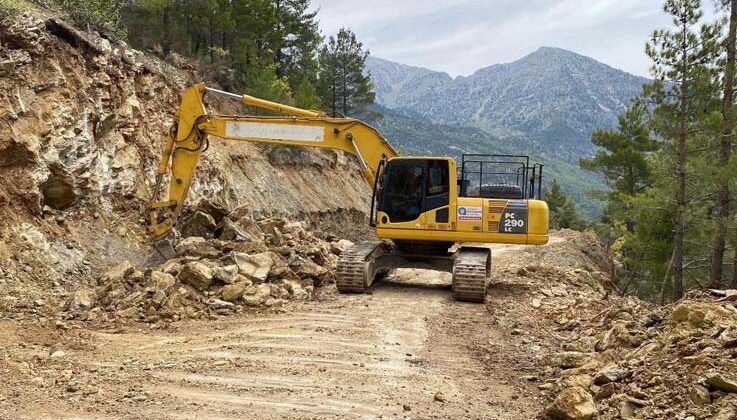 Büyükşehir Belediyesi’nden Pembelik’te yol çalışması