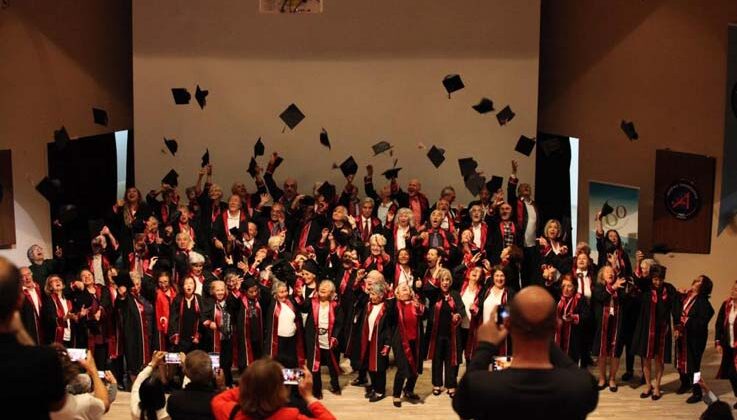 Tazelenme Üniversitesi’nden 82 öğrenci mezun oldu