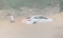 Antalya’da şiddetli yağmur hayatı felç etti, otomobil sel sularıyla sürüklendi