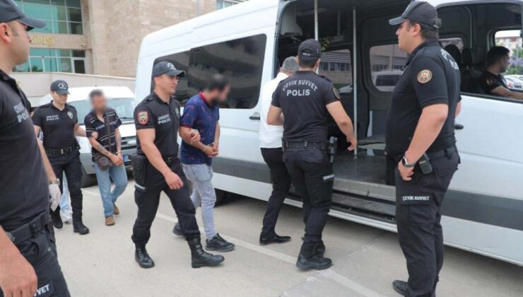 Antalya’da polis tarafından aranan 60 firari yakalandı