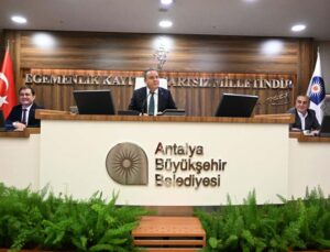 Başkan Böcek: “Belediyeler konaklama vergisinden pay almalı”