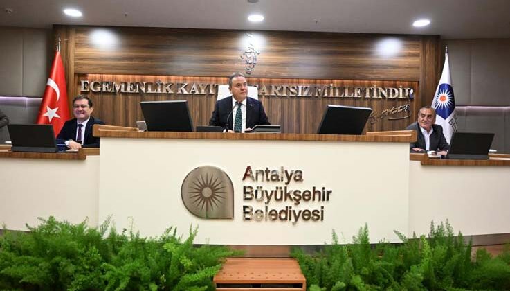 Başkan Böcek: “Belediyeler konaklama vergisinden pay almalı”