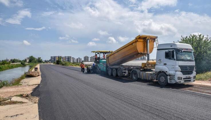 Göksu’ya 8 bin 500 ton asfalt hizmeti