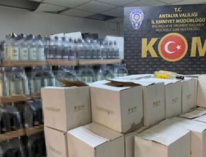 Antalya’da bir otelde 6 bin 919 şişe sahte alkol ele geçirildi