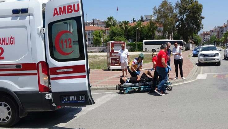 Manavgat’ta otomobil ile motosiklet çarpıştı: 1 yaralı